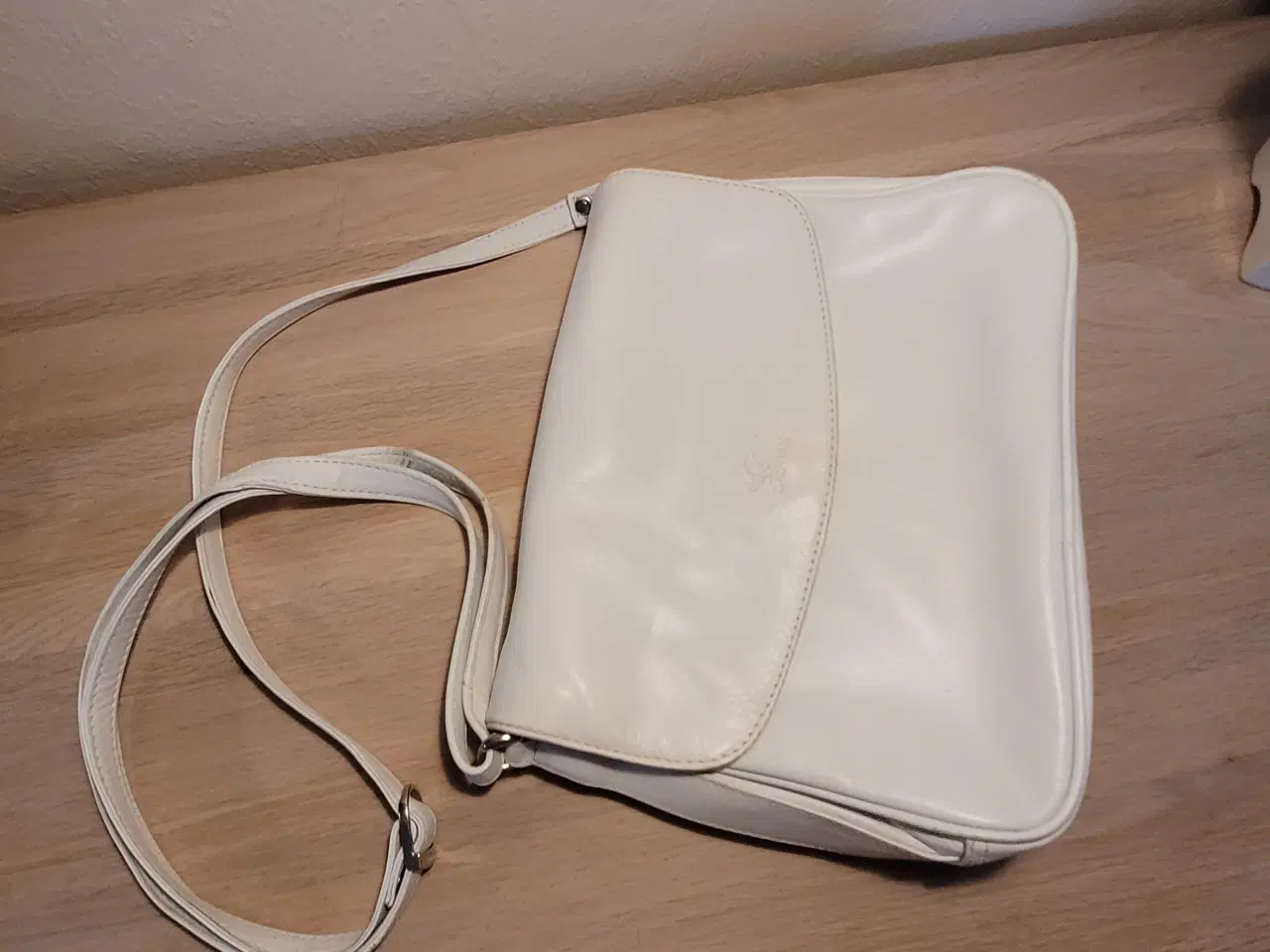 Billede 4 - Læder skuldertaske (BASTIAN)