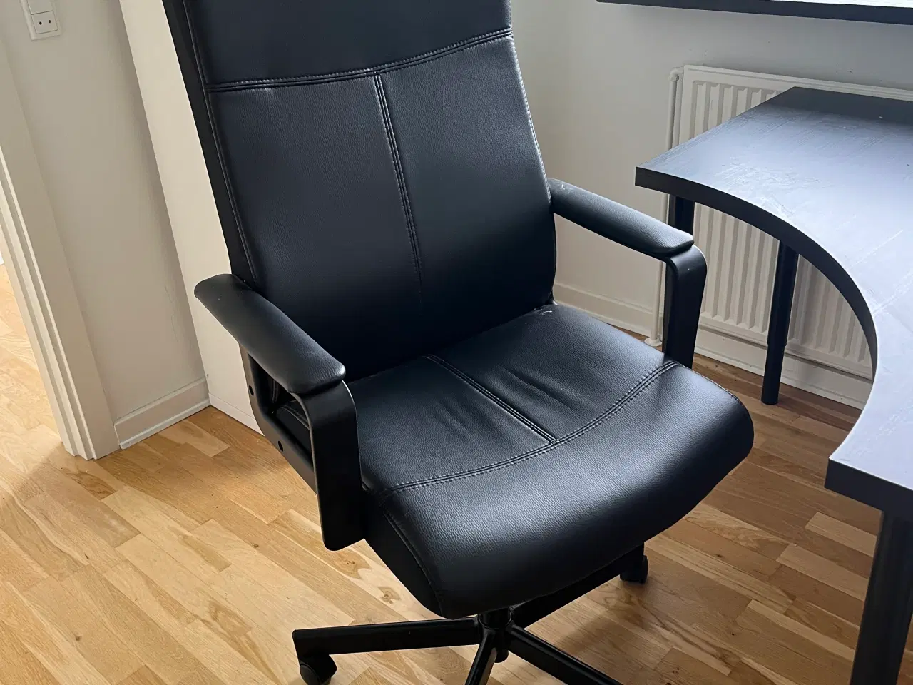 Billede 2 - Fin sort kontorstol 