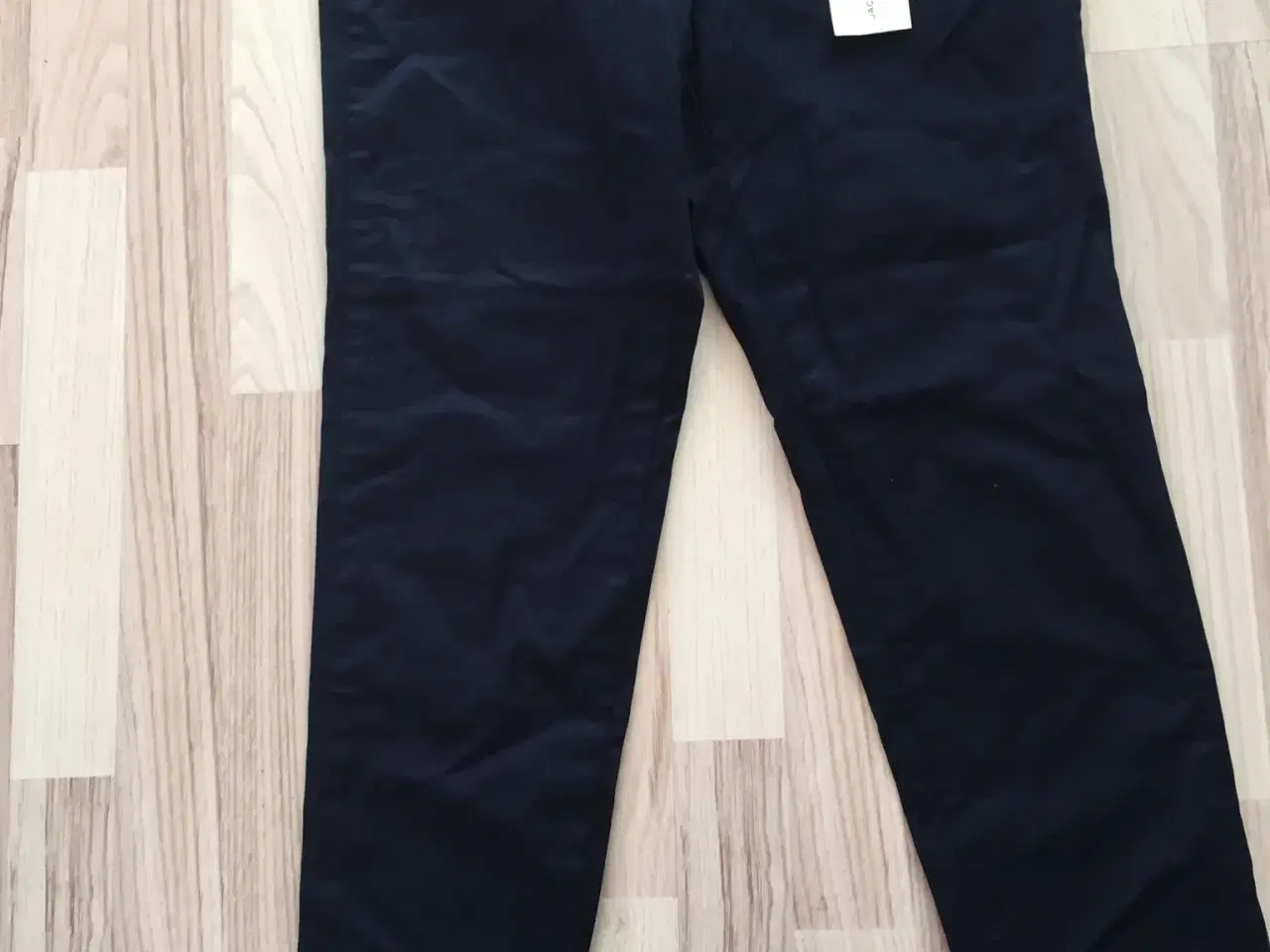 Billede 1 - Nye   bukser 40 nedsat mørkeblå