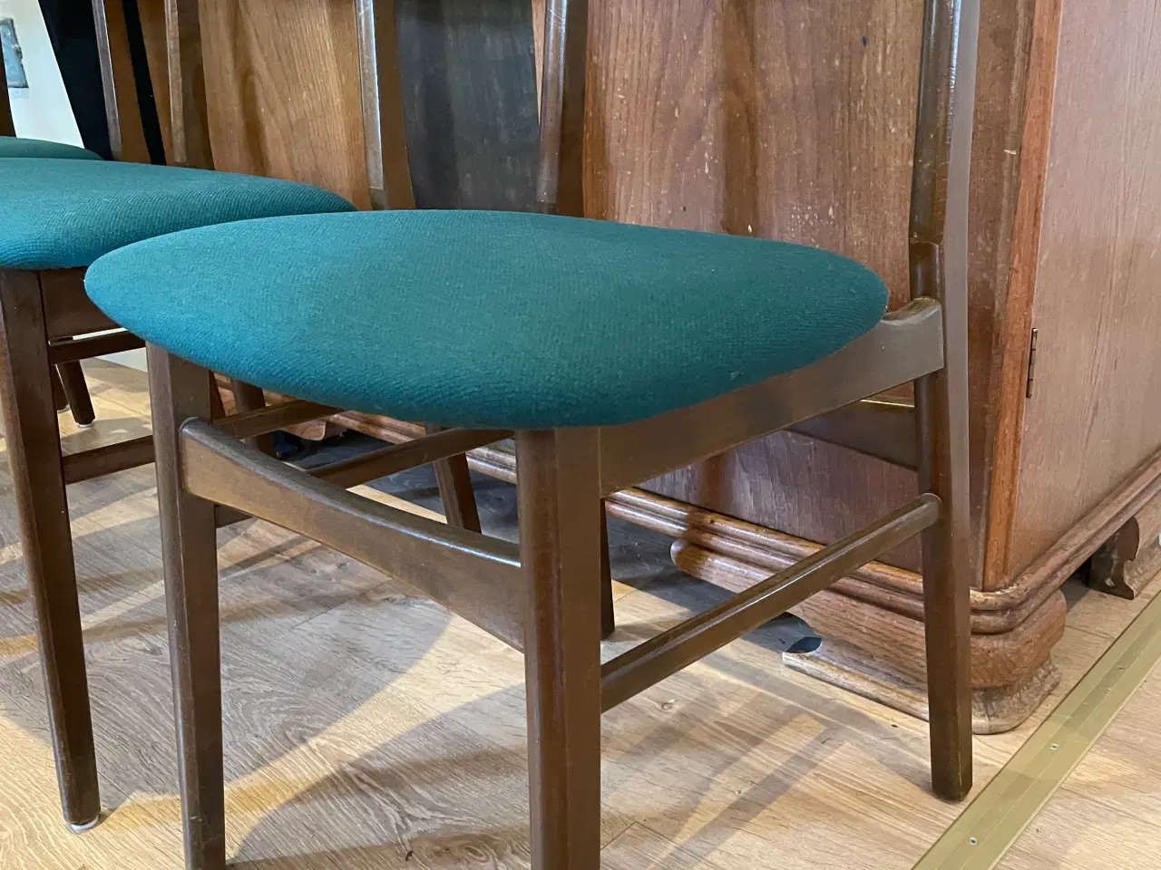 Billede 3 - 4 flotte spisebordsstole