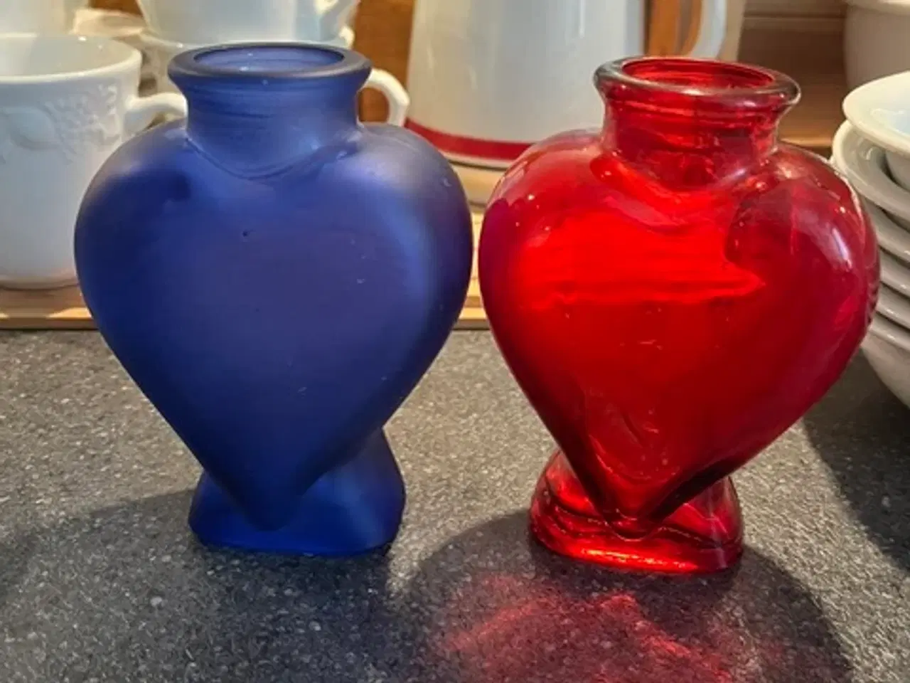 Billede 1 - Charmerende hjertevaser i glas til små buketter