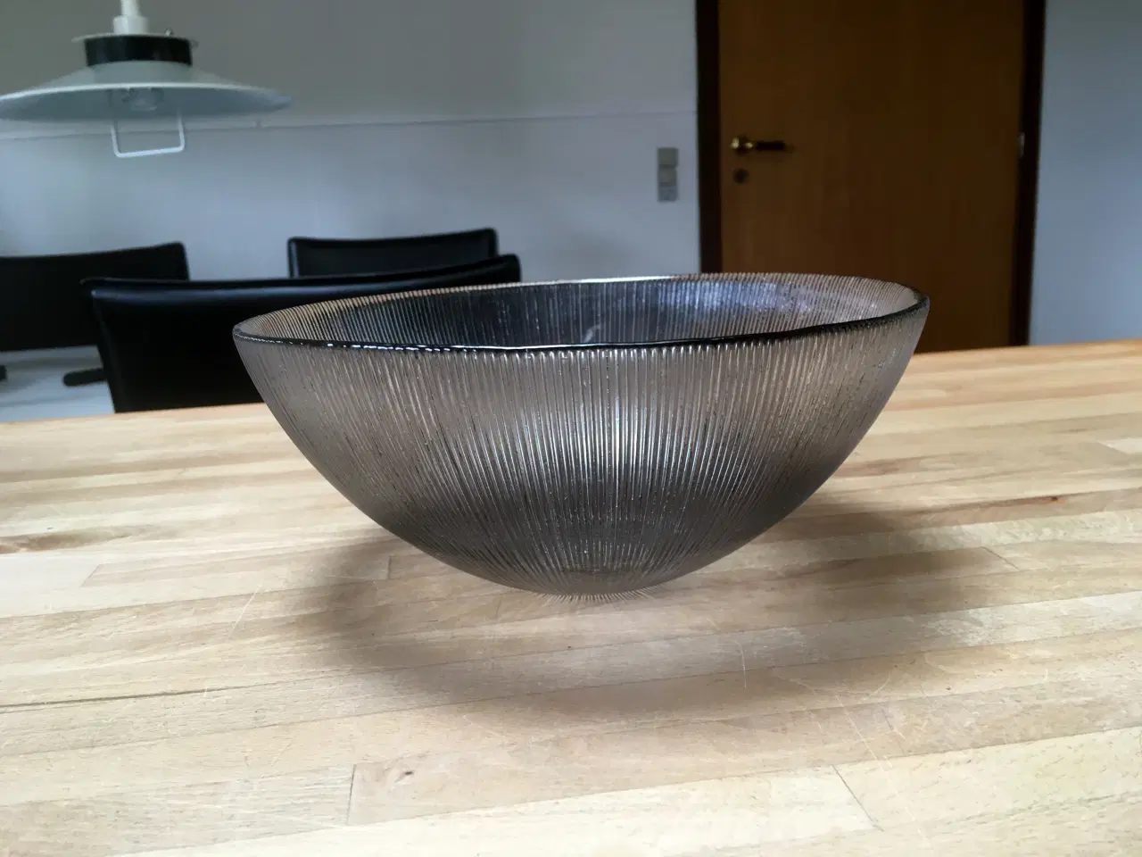 Billede 3 - Glasskåle, farvede i presset glas