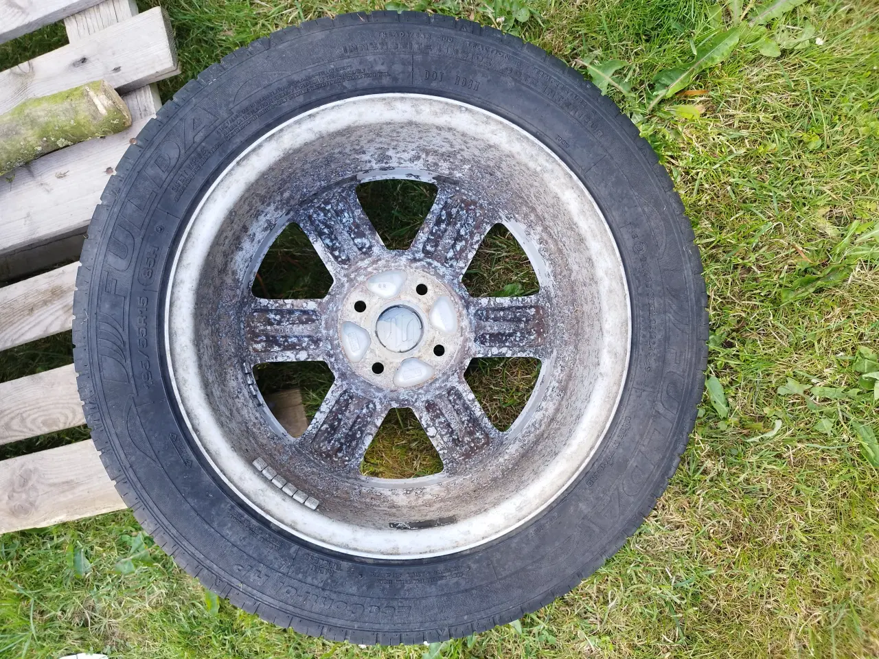 Billede 6 - Dæk og fælge, Suzuki Liana 