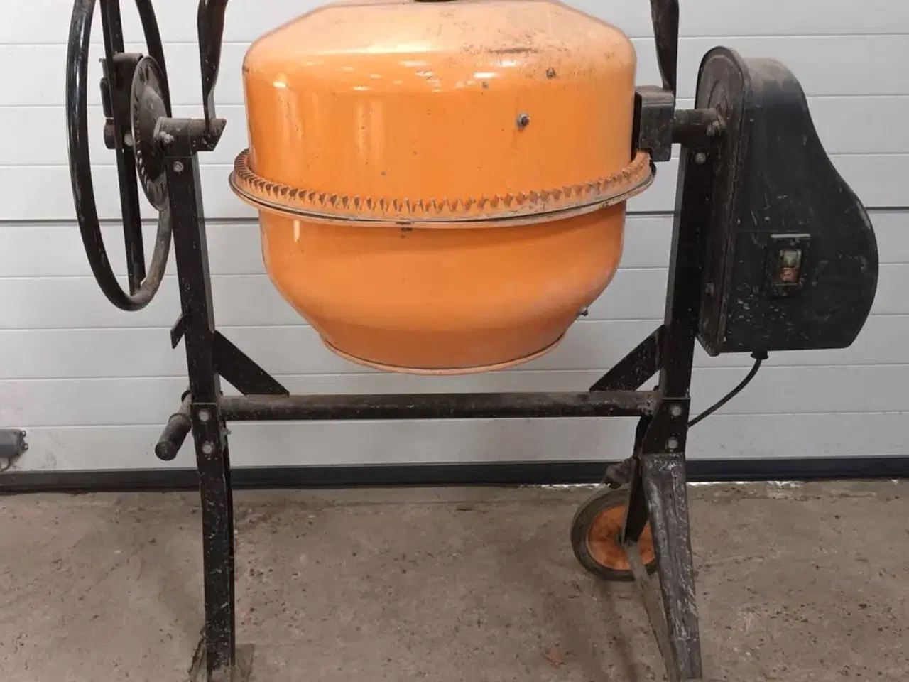 Billede 1 -  betonblander, model CM 126