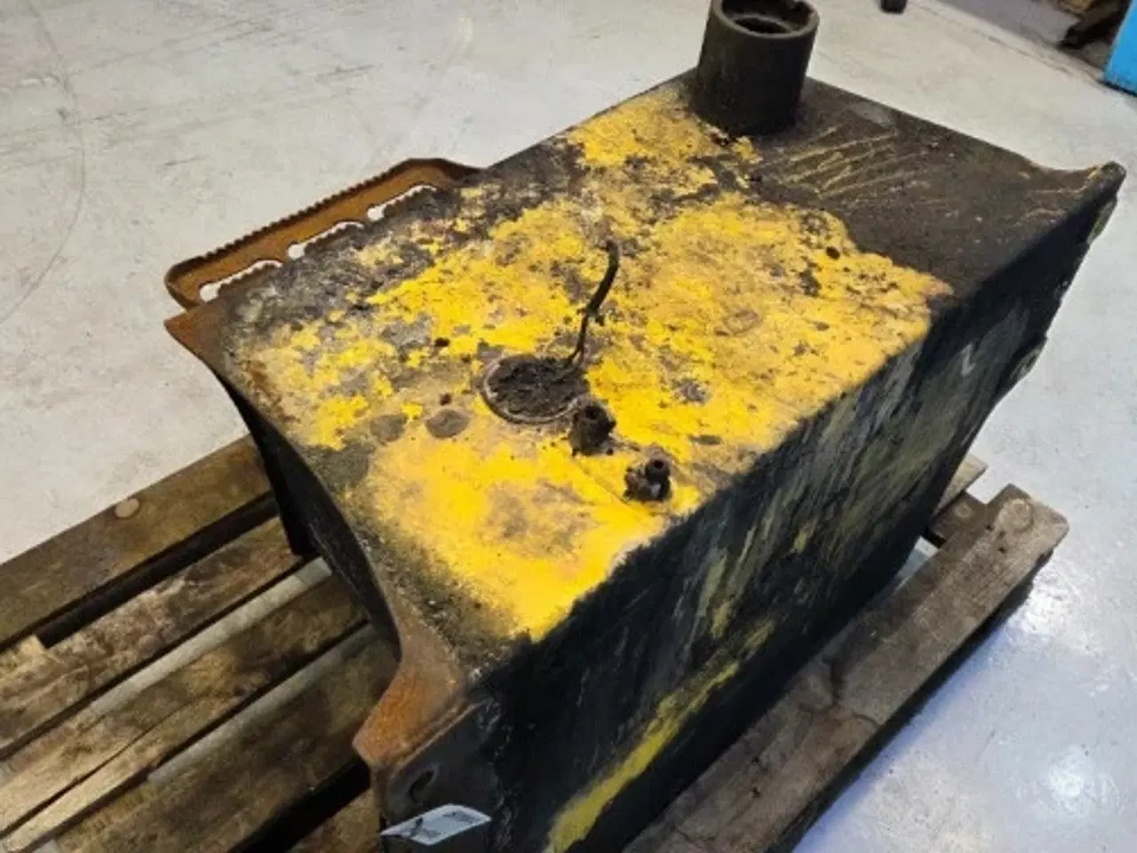 Billede 4 - New Holland LB115B Dieseltank 87355226