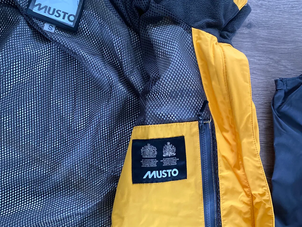 Billede 3 - MUSTO sejltøj str S    buks(10-32)