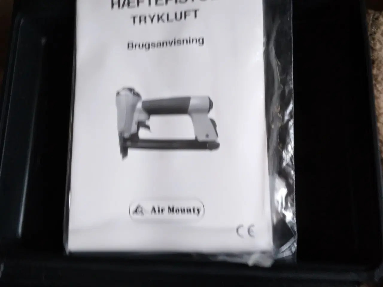 Billede 3 - Hæftepistol til trykluft med kuffert