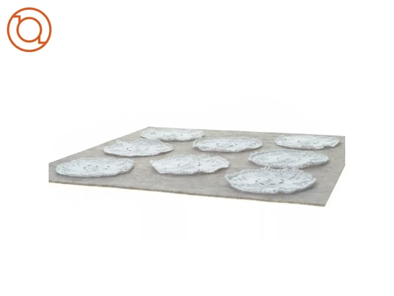 Billede 2 - Fine mellemservietter  (str. 11 cm)