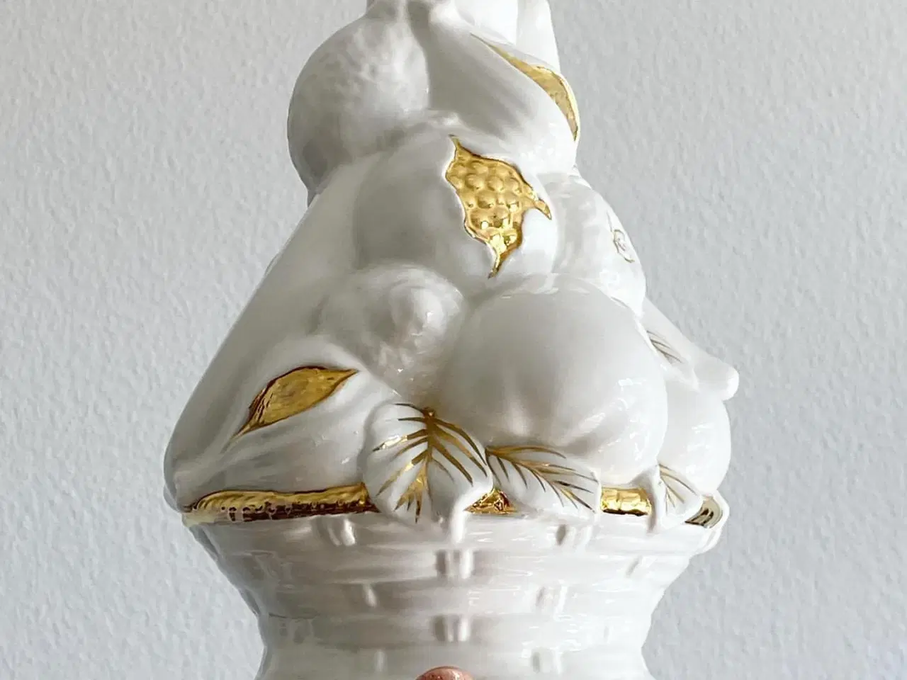 Billede 4 - Frugtkurv, hvid fajance m guld