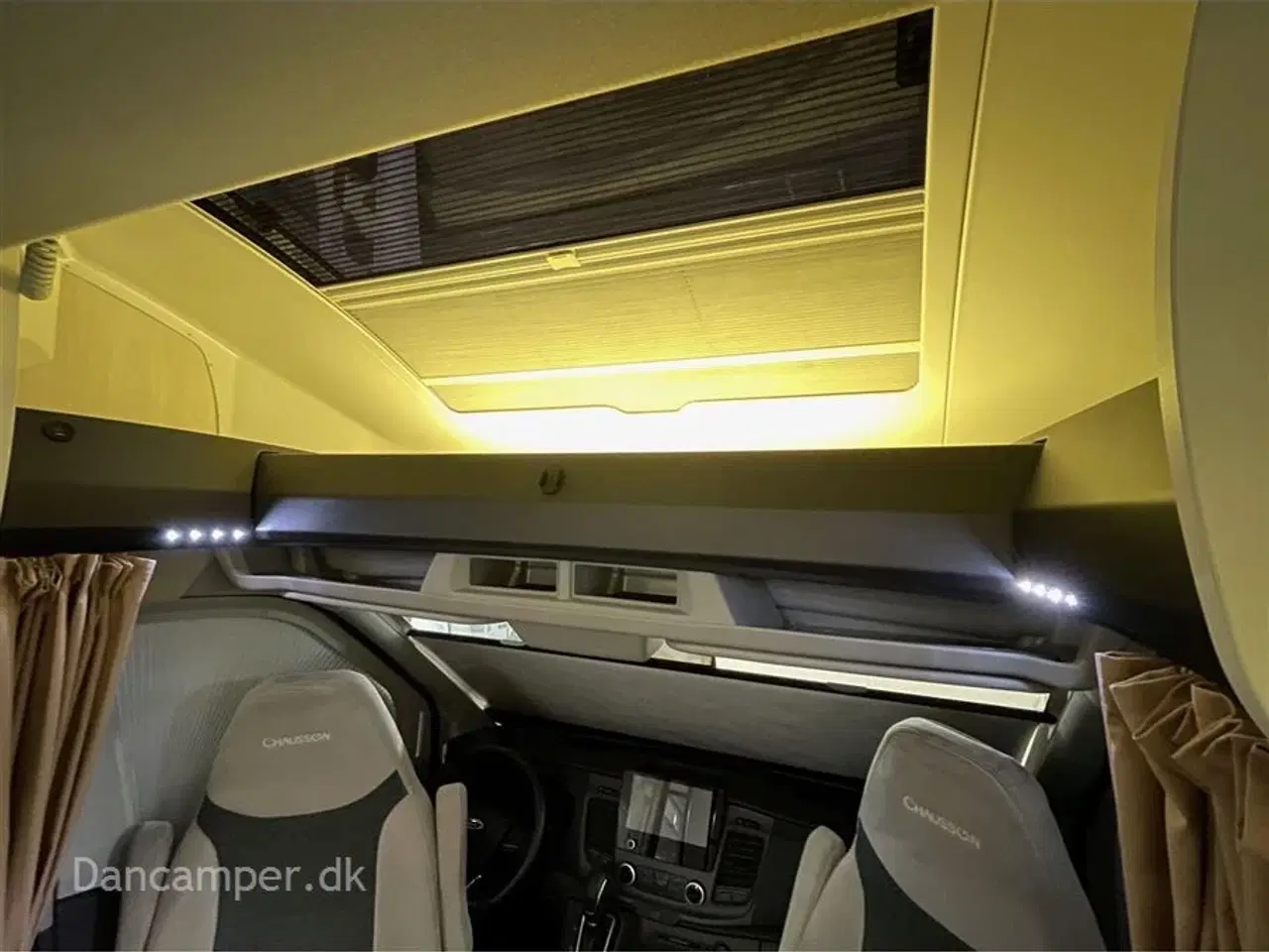 Billede 10 - 2024 - Chausson 660 Titanium ULTIMATE   UNDER KLARGØRING! Chausson 660 Titanium ULTIMATE, Elcykelholder, Lithiumbatterier, Induktionsplade, 3000W inverter