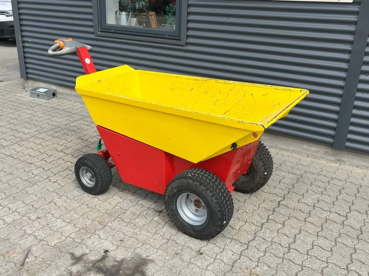 Billede 2 - Twinca Eletrisk motorbør