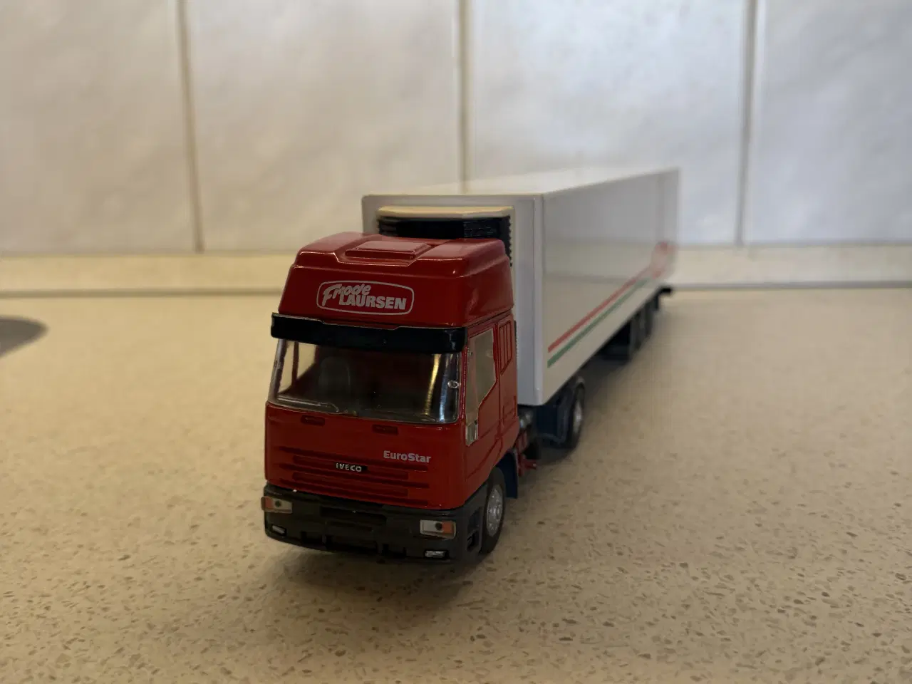 Billede 1 - Legetøjsbil - lastbil til pynt