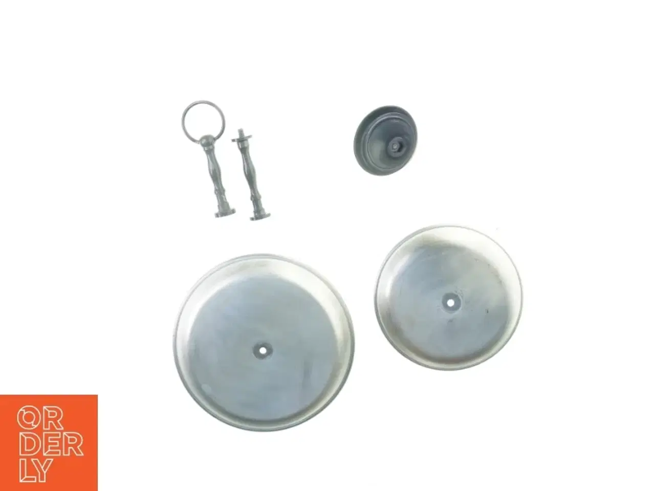 Billede 3 - Kage opsats i metal (str. 32 cm 23 cm 19 cm)