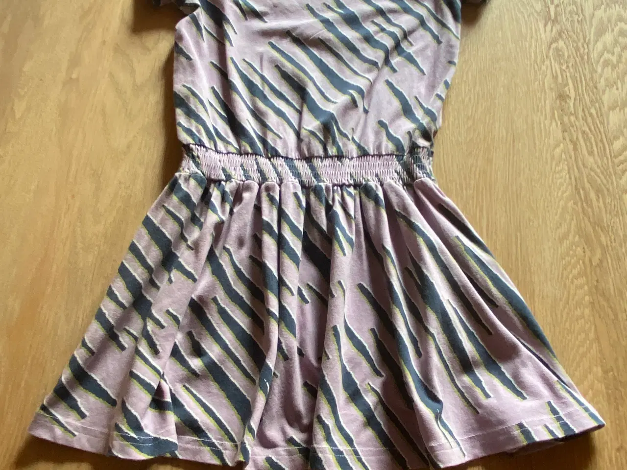 Billede 12 - Pigetøj str. 128 pris pr. Del god pris ved køb af