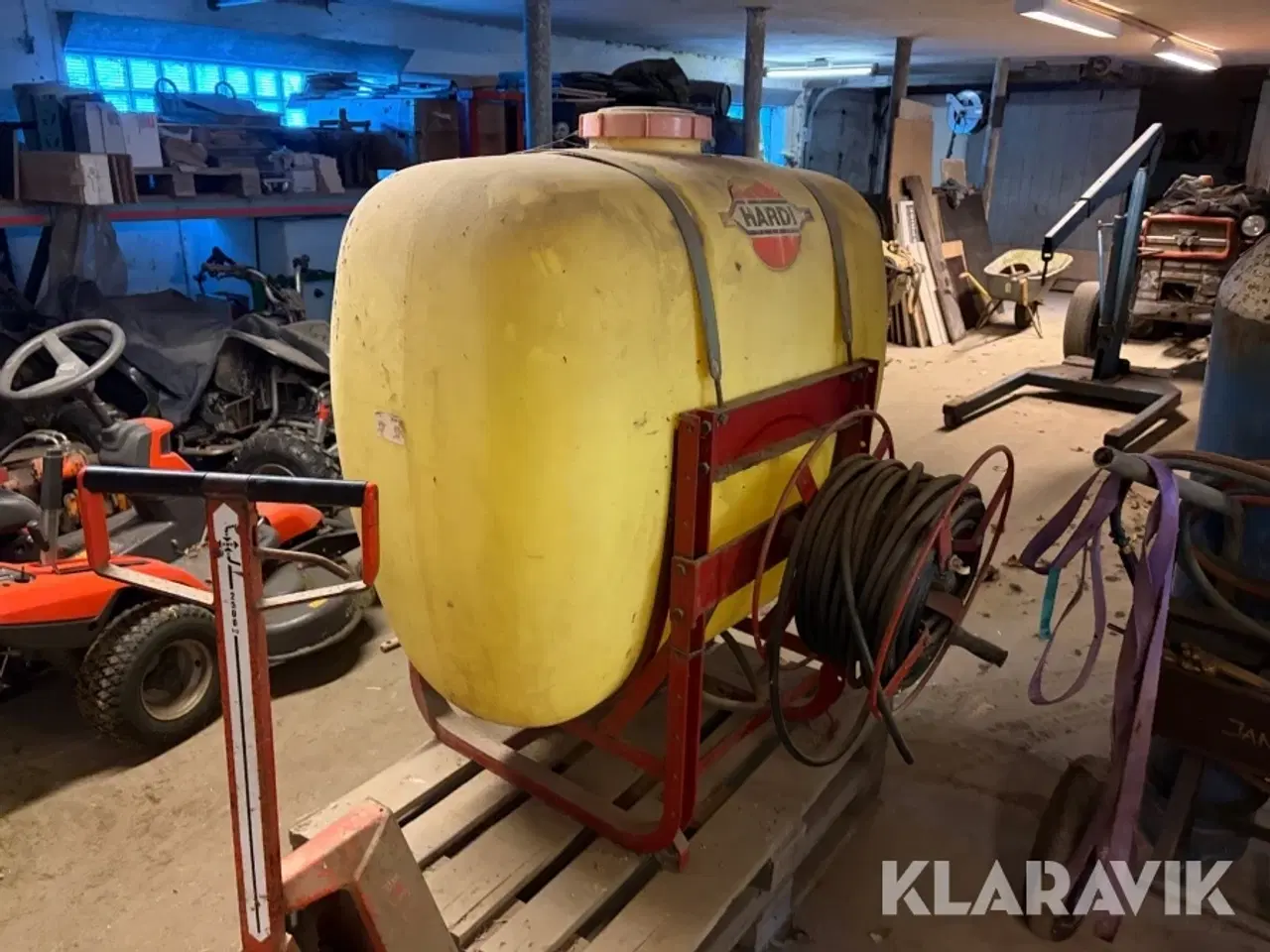 Billede 5 - Gårdspladssprøjte Hardi 1301 600 liter