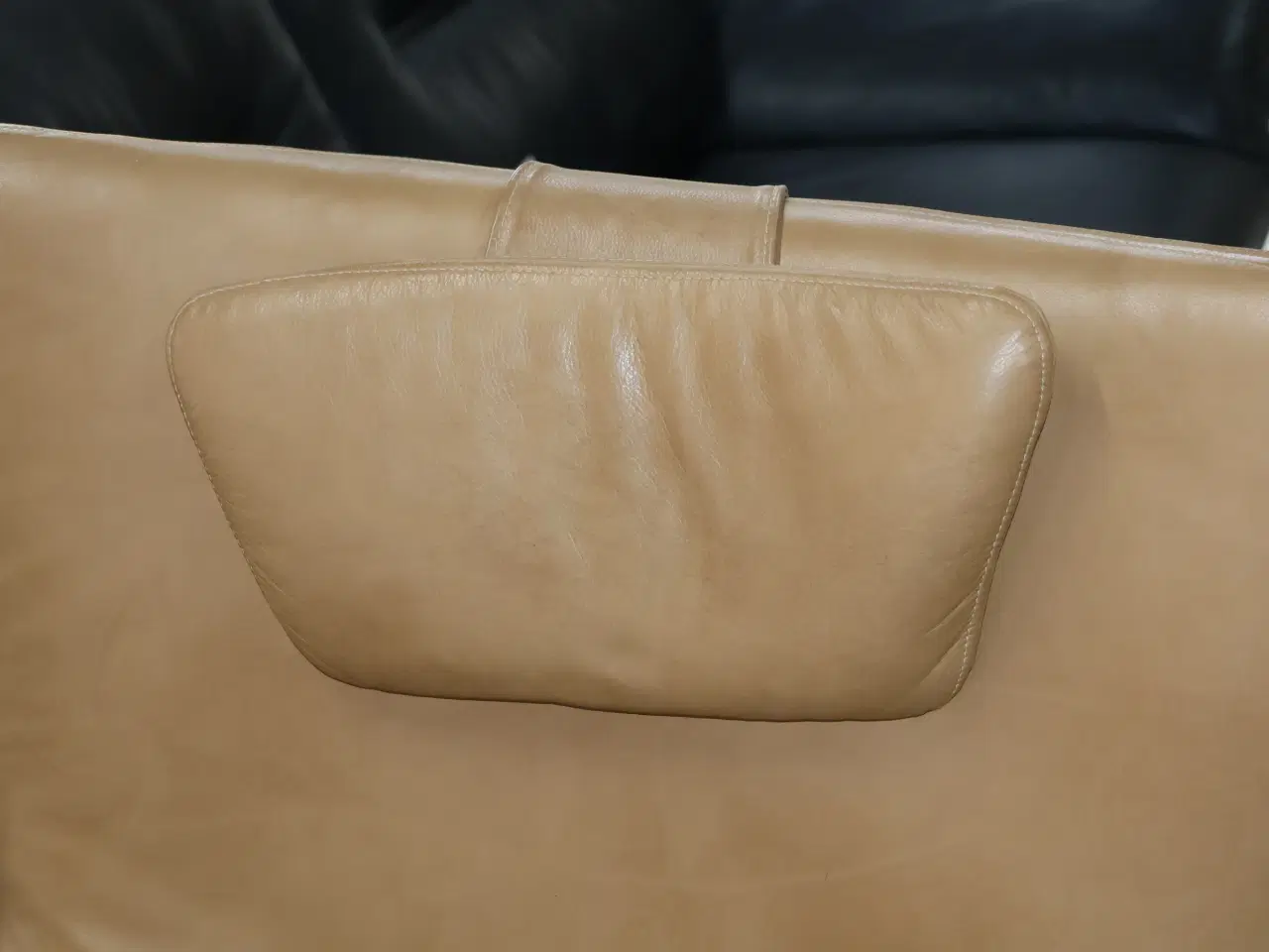 Billede 11 -  2 Stk Hjort Knudsen lænestole i lys Cognac/beige 