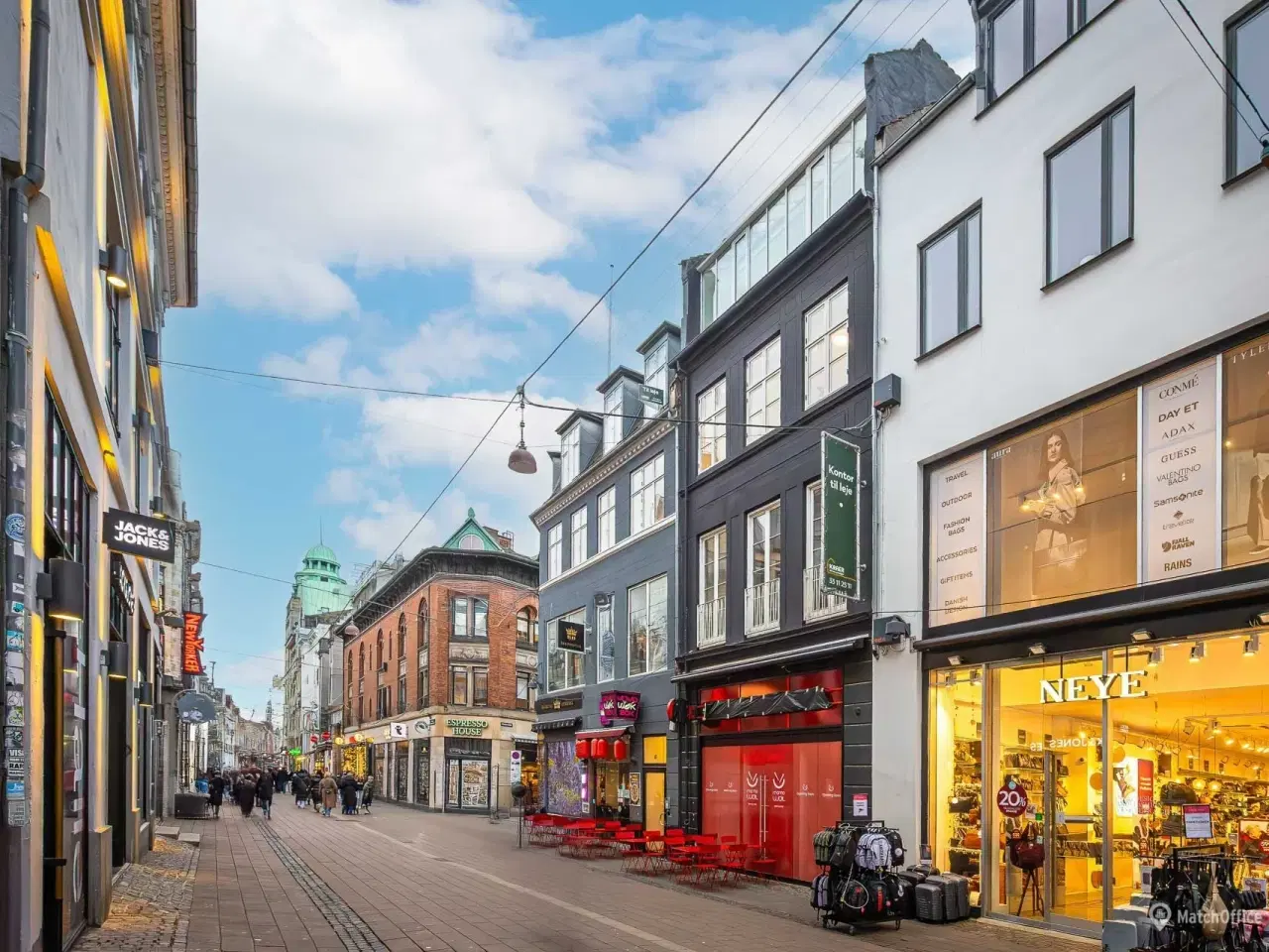 Billede 1 - INGEN BINDING - Flot og indbydende kontorlejemål på 152 m²