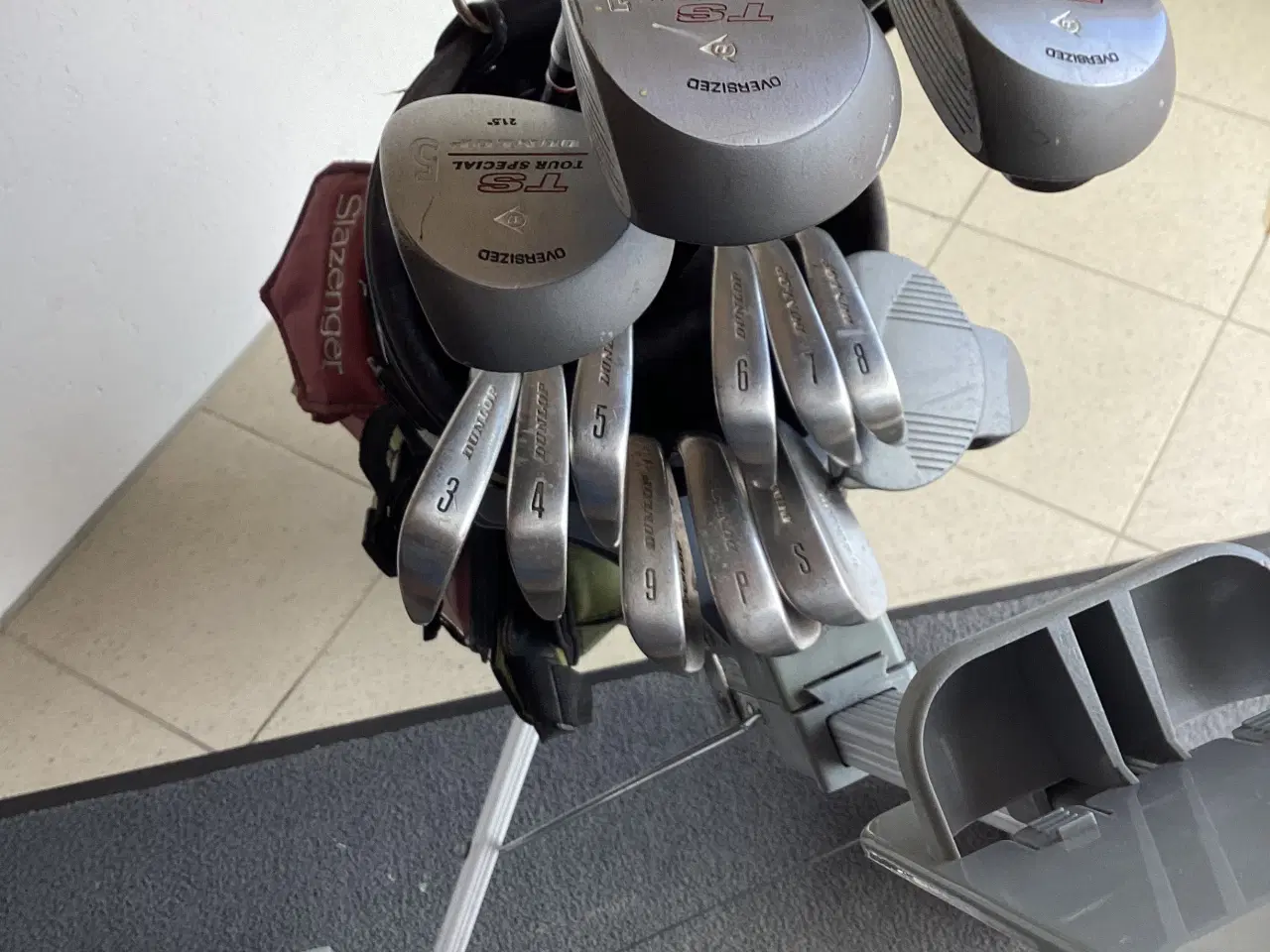 Billede 3 - Golfsæt komplet. Alu. Vogn , Bag, køll/Jern