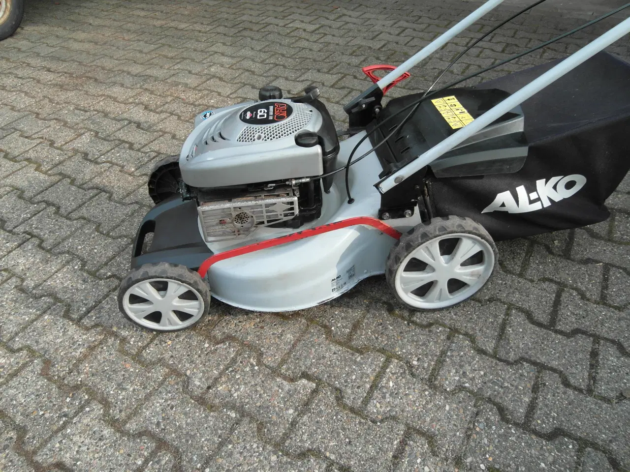 Billede 4 - Plæneklipper Alko med Briggs&Stratton motor.