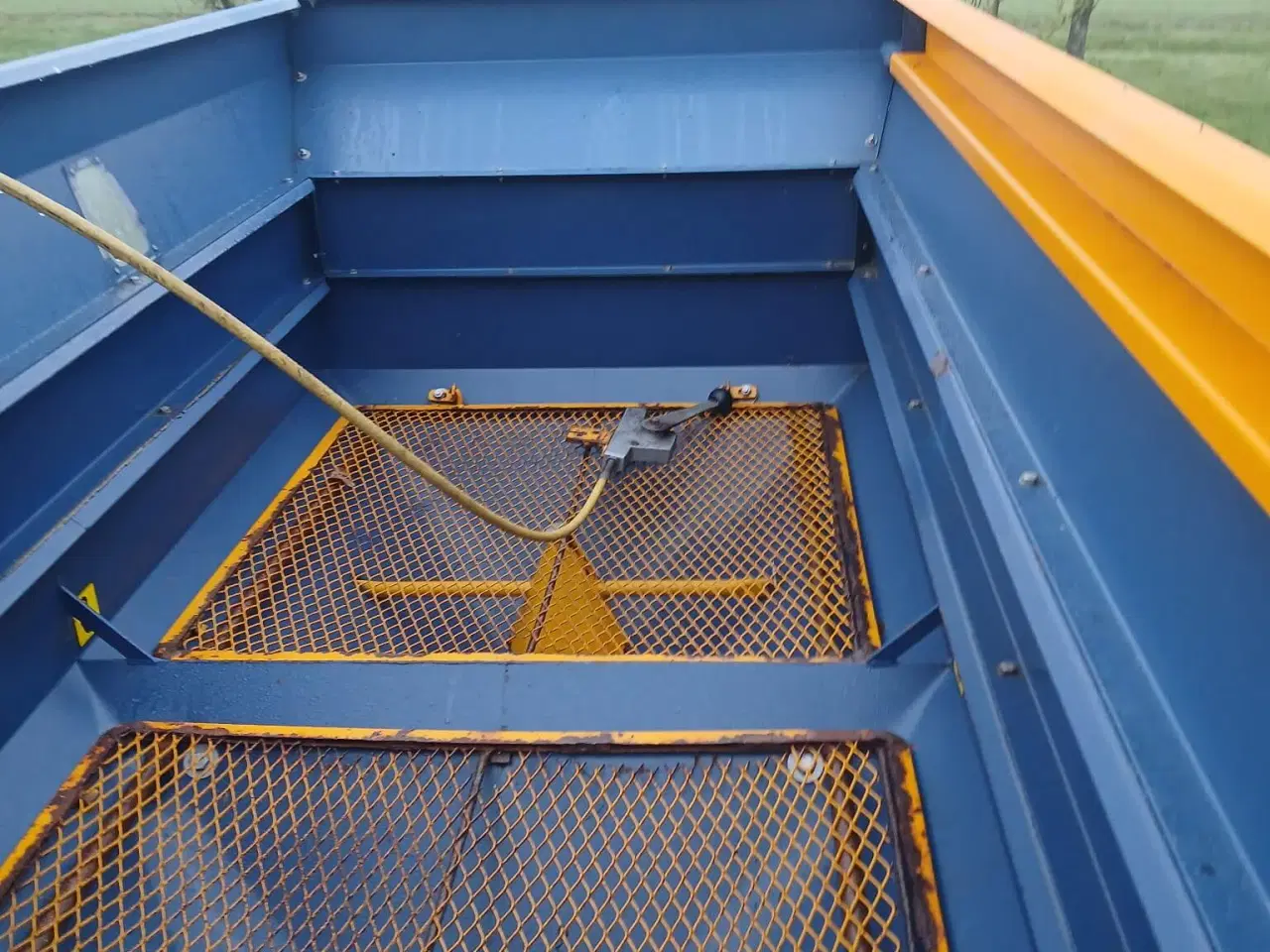 Billede 1 - bøgballe gødningsspreder sælges