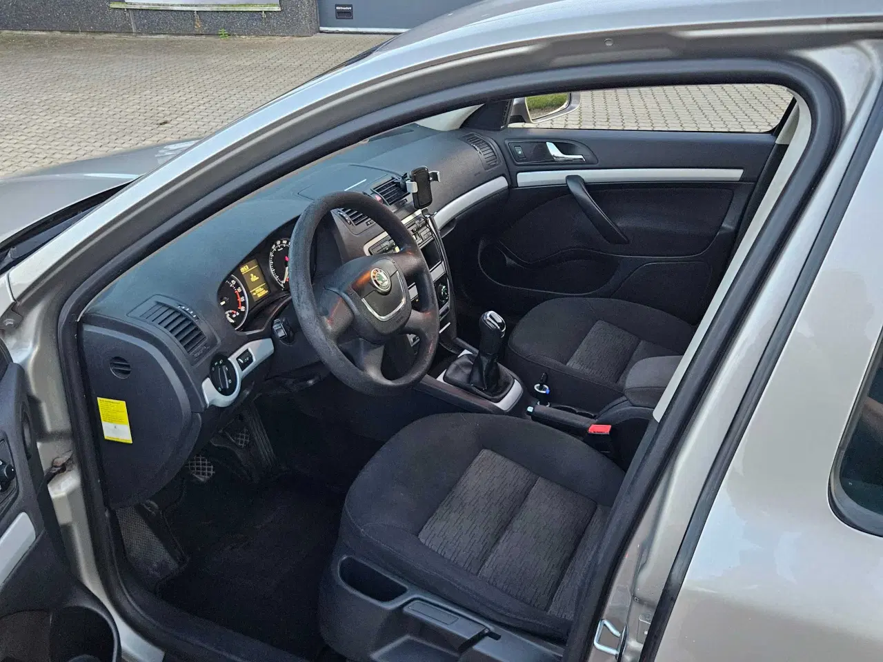 Billede 3 - Skoda Octavia "Nysynet. billig vægtafgift og langt