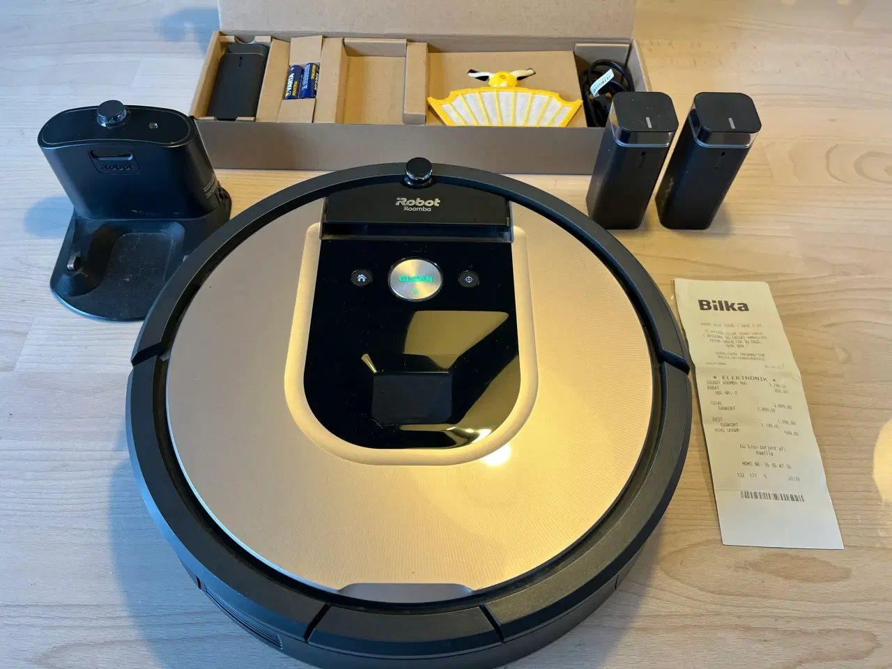 Billede 1 - Robotstøvsuger iRobot Roomba 966 med tre fyrtårn