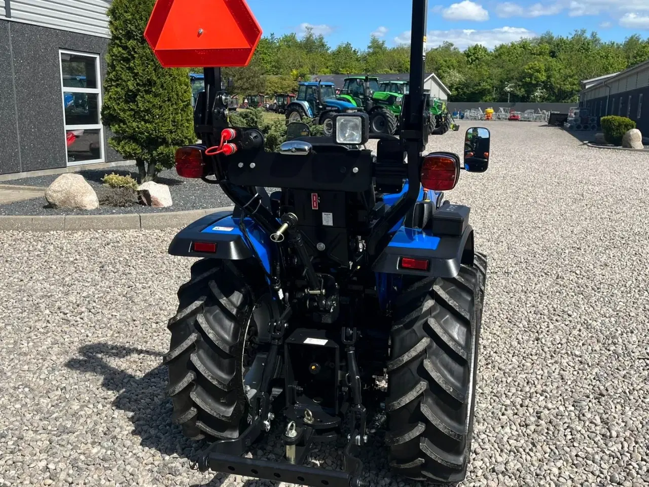 Billede 21 - Solis S26 6+2 Gearmaskine med Servostyring og brede traktorhjul