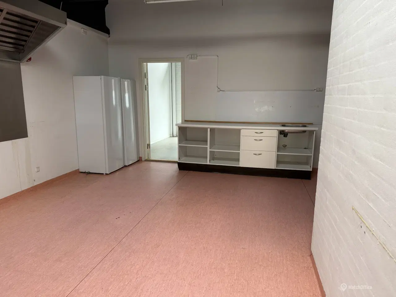 Billede 3 - Lokale med industrikøkken