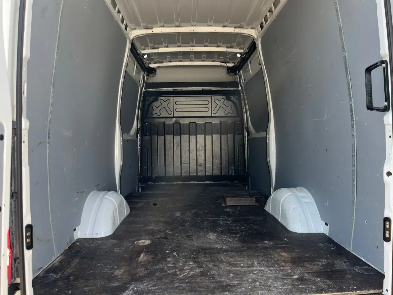 Billede 11 - Iveco Daily 3,0 35S18 16m³ Van AG8
