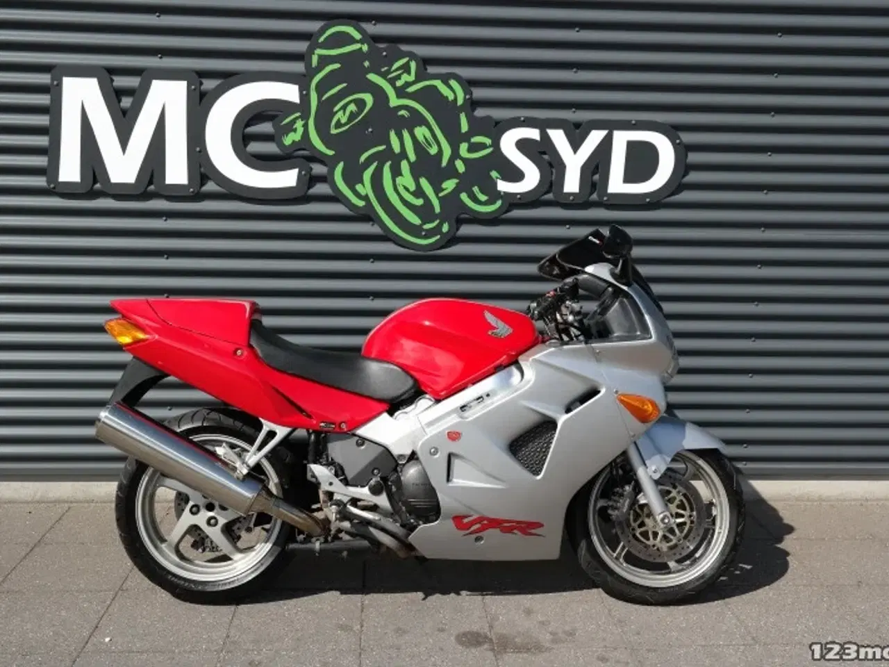 Billede 1 - Honda VFR 800 F MC-SYD       BYTTER GERNE