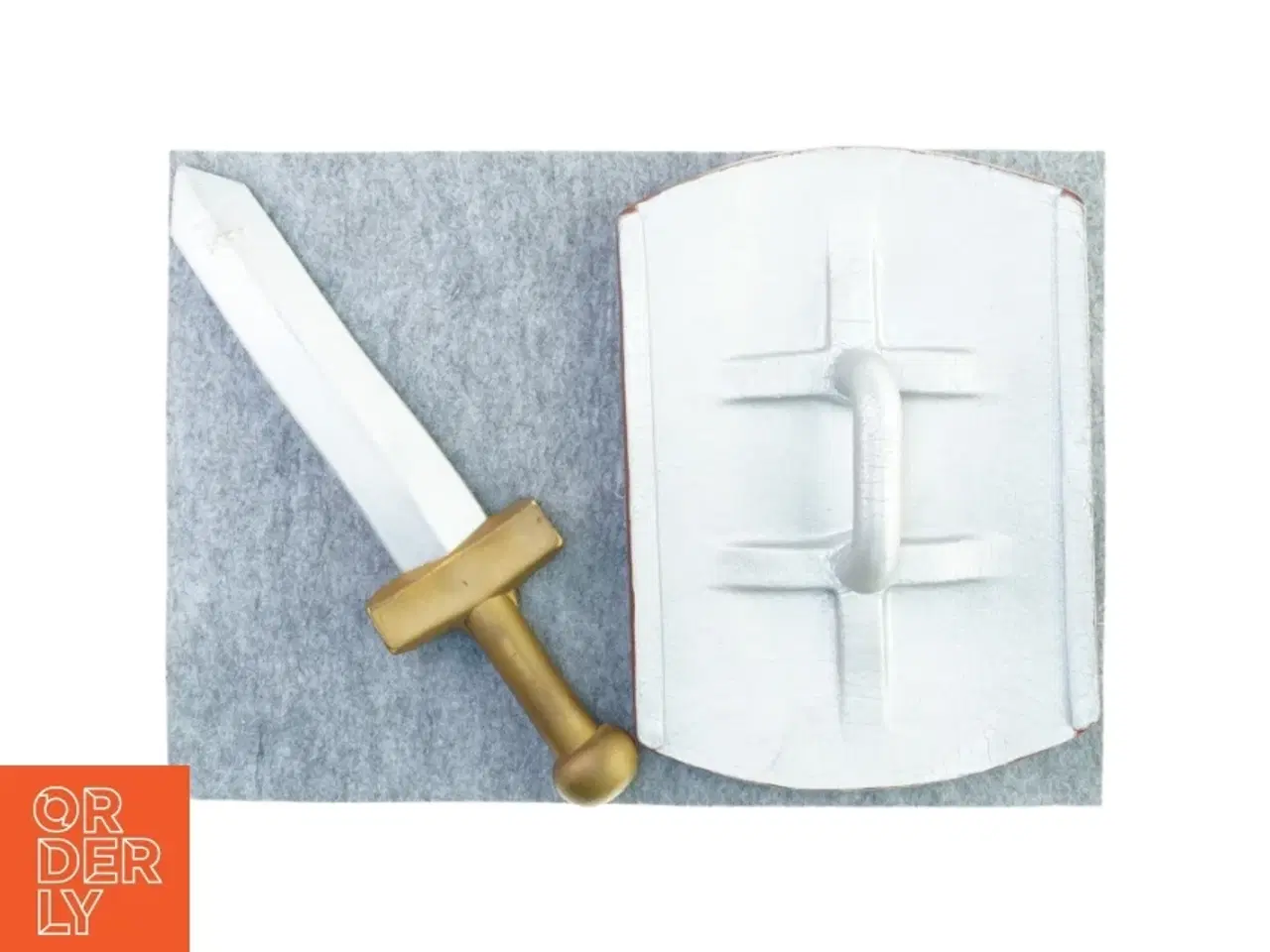 Billede 3 - Ridder skjold og sværd (str. Skjold 40 x 29 cm sværd 48 x 12 cm)