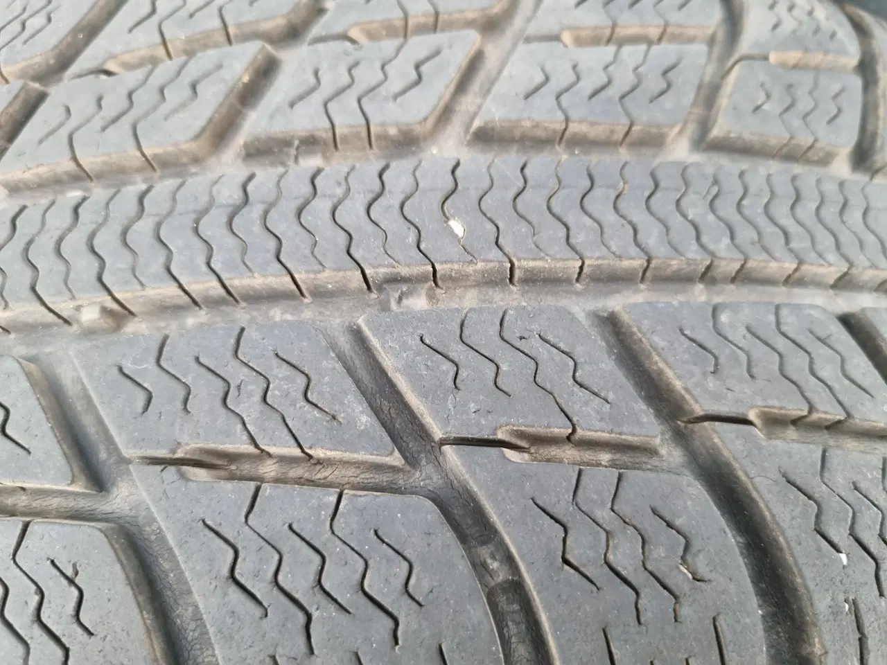 Billede 2 - Vinterdæk på stålfælge til C1, Aygo og Peugeot 107