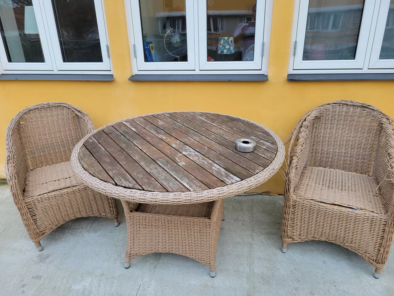 Billede 1 - Havebordssæt sælges billigt.