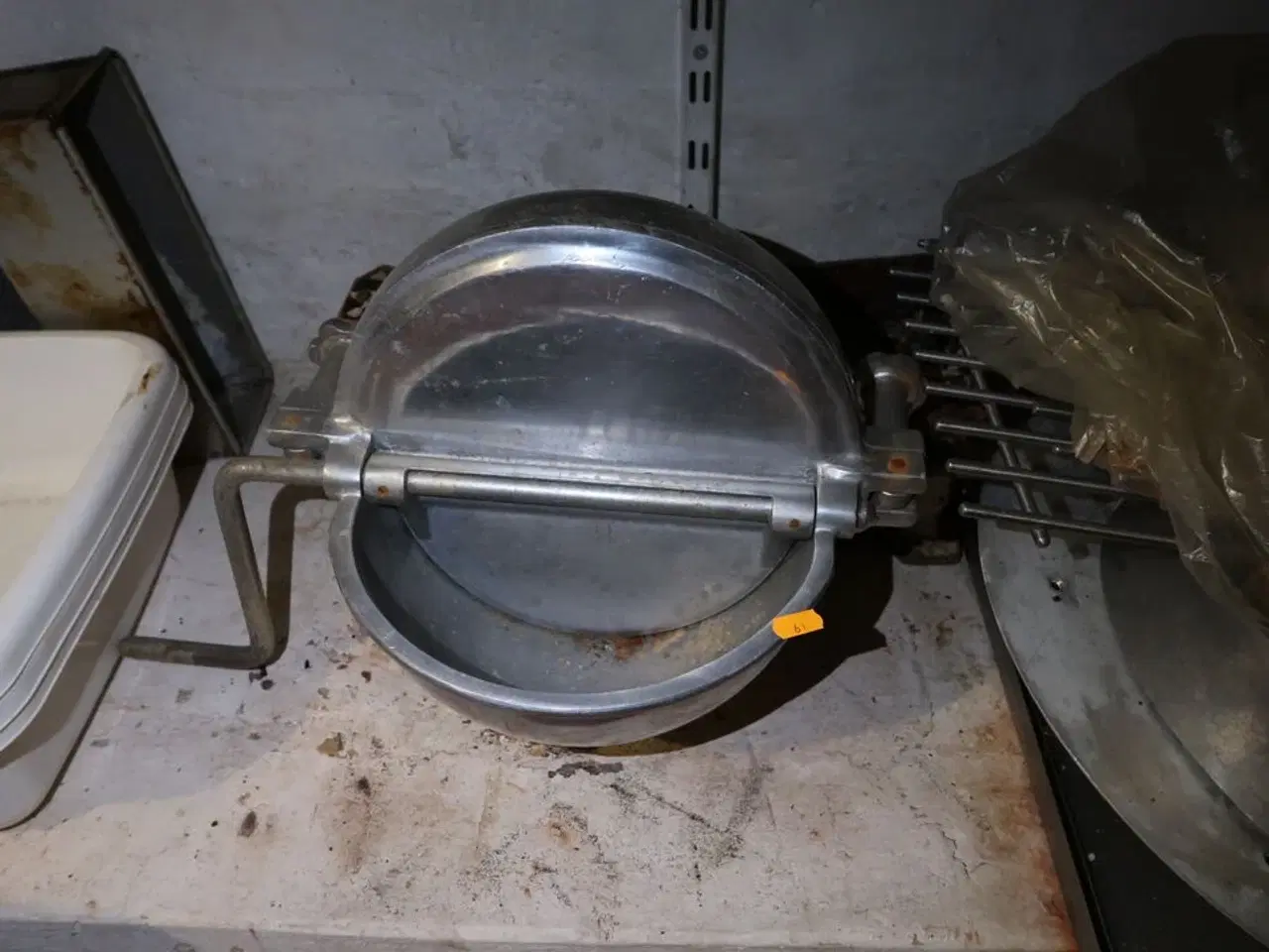 Billede 6 - Div. forme, lysstofrør, bageritilbehør m.m.