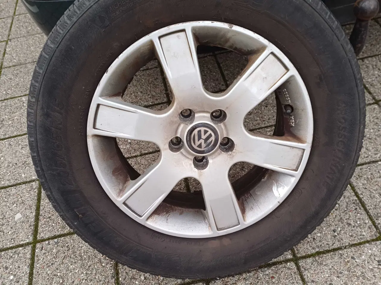Billede 1 - VW Alufælge med dæk 5x100