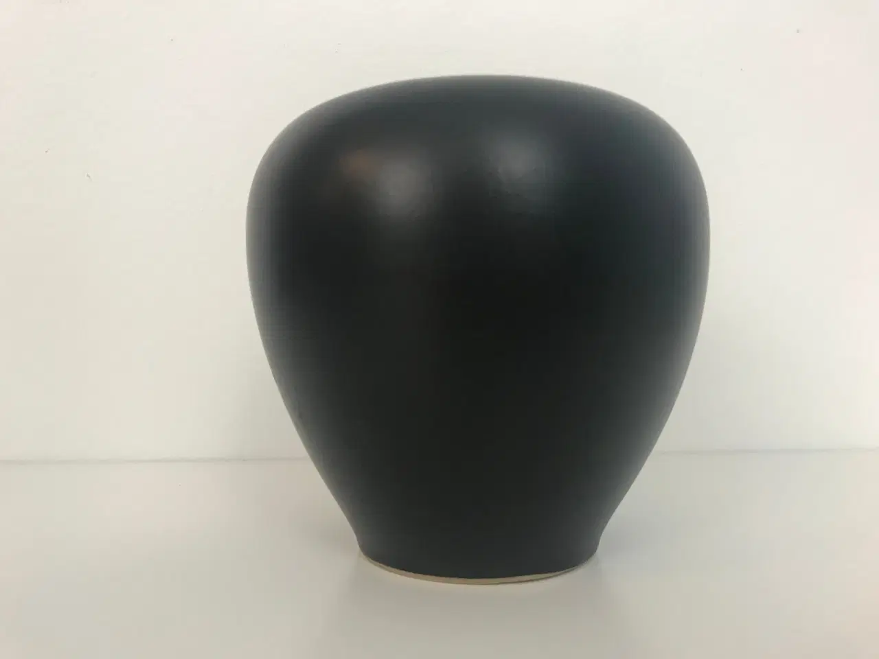 Billede 2 - Sort retro vase