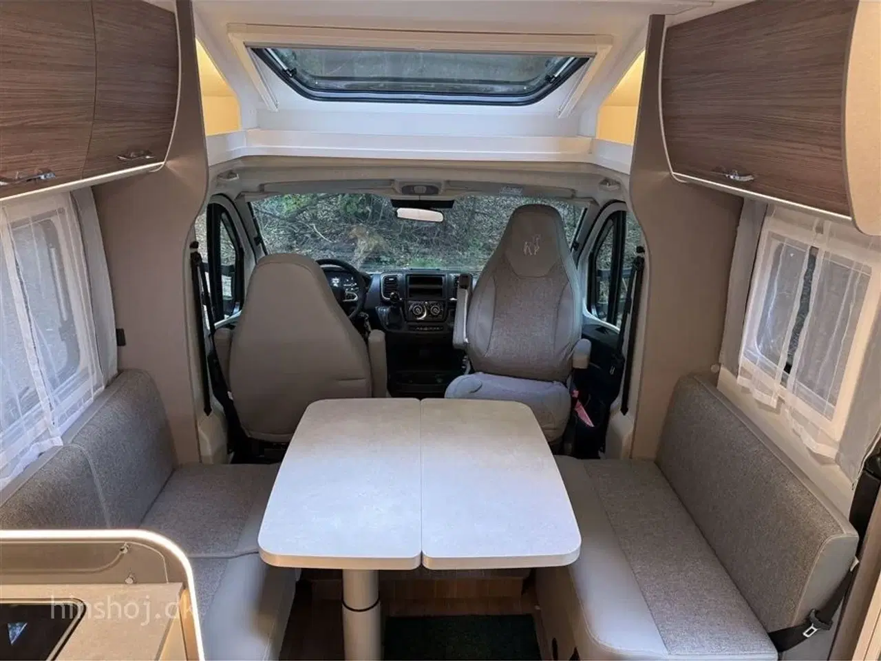Billede 3 - 2025 - Etrusco T 7400 SBC   Etrusco Autocamper by Hymer – Komfort og Elegance fra Italien
