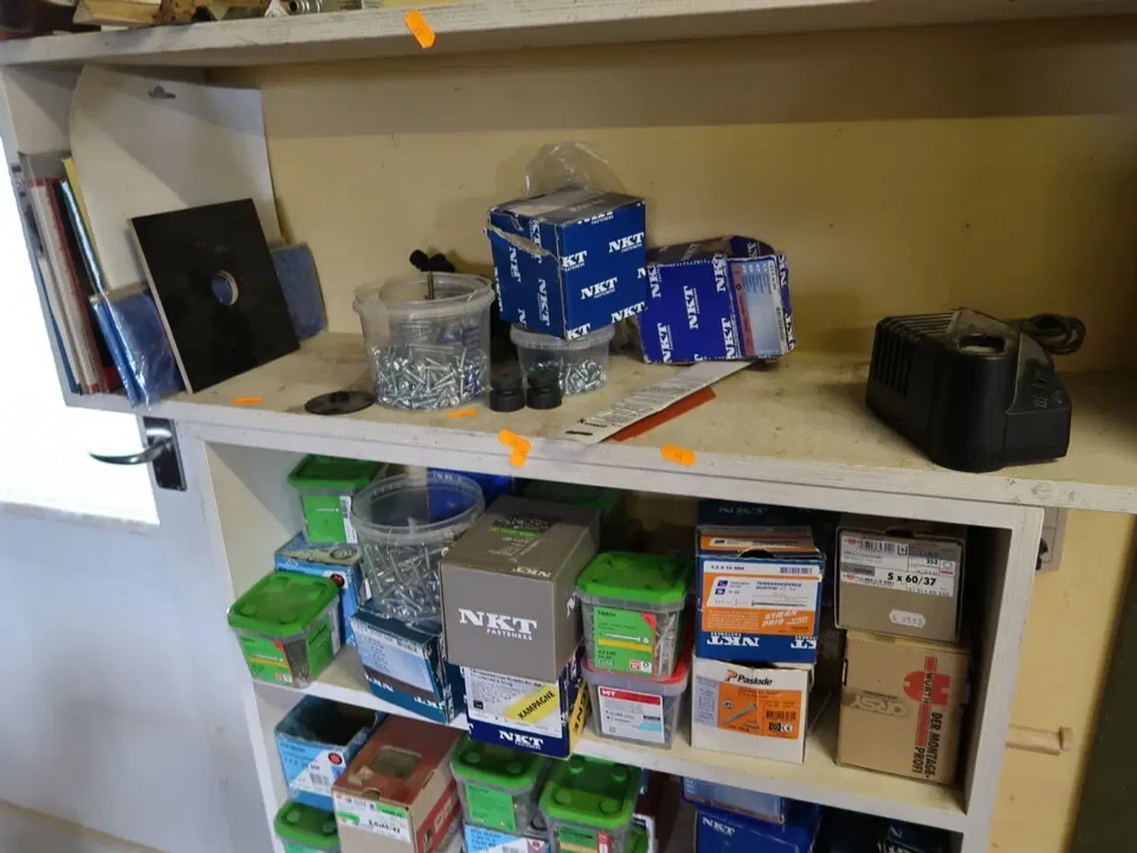 Billede 5 - Div. Ladere, batterier, søm, skruer m.m.