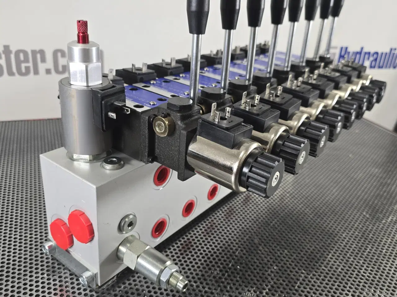 Billede 4 - Proportionalventil Cetop-ventil 8 funktioner 80 l