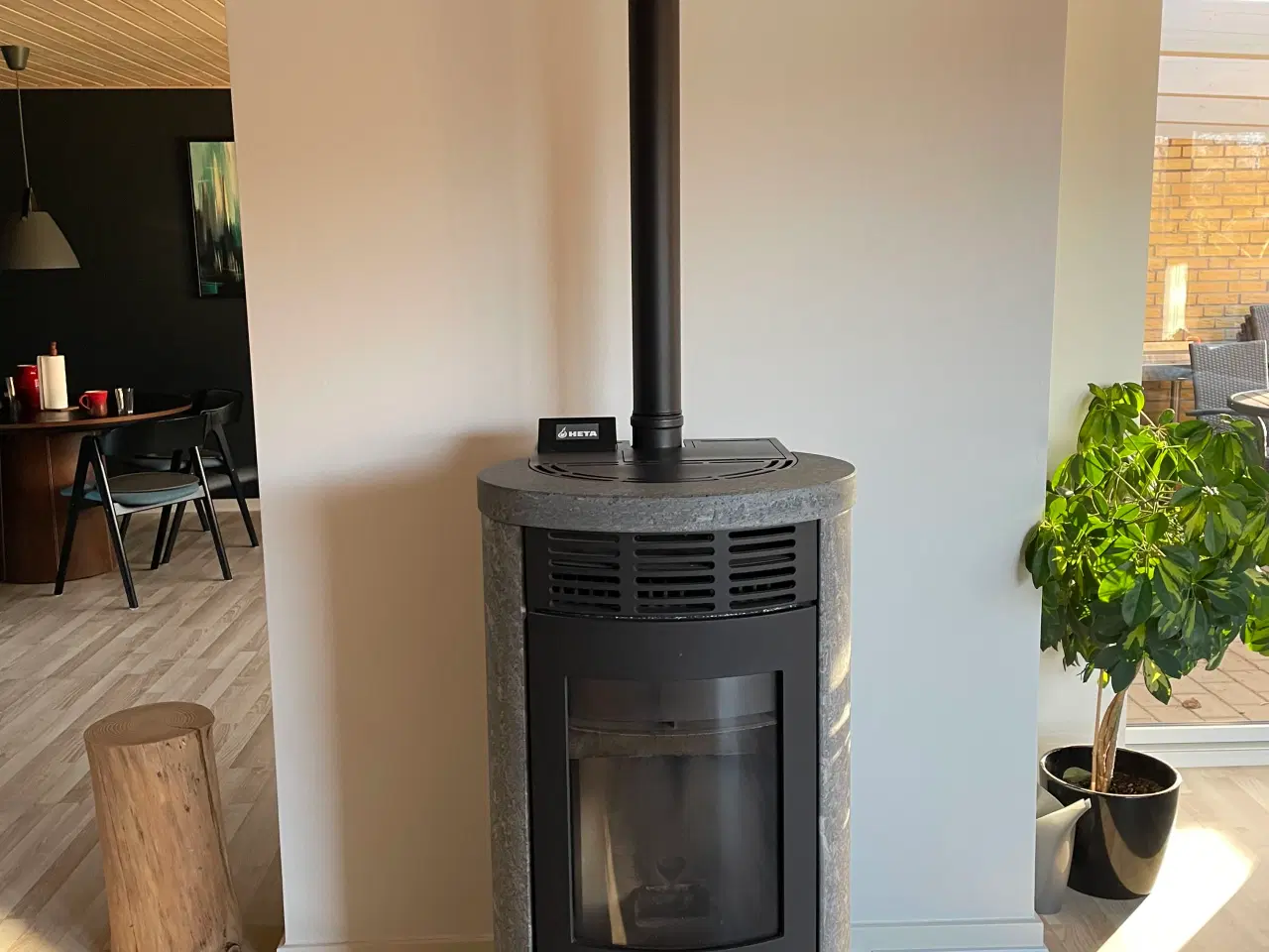 Billede 1 - Heta Green 200 med skorsten og glasplade