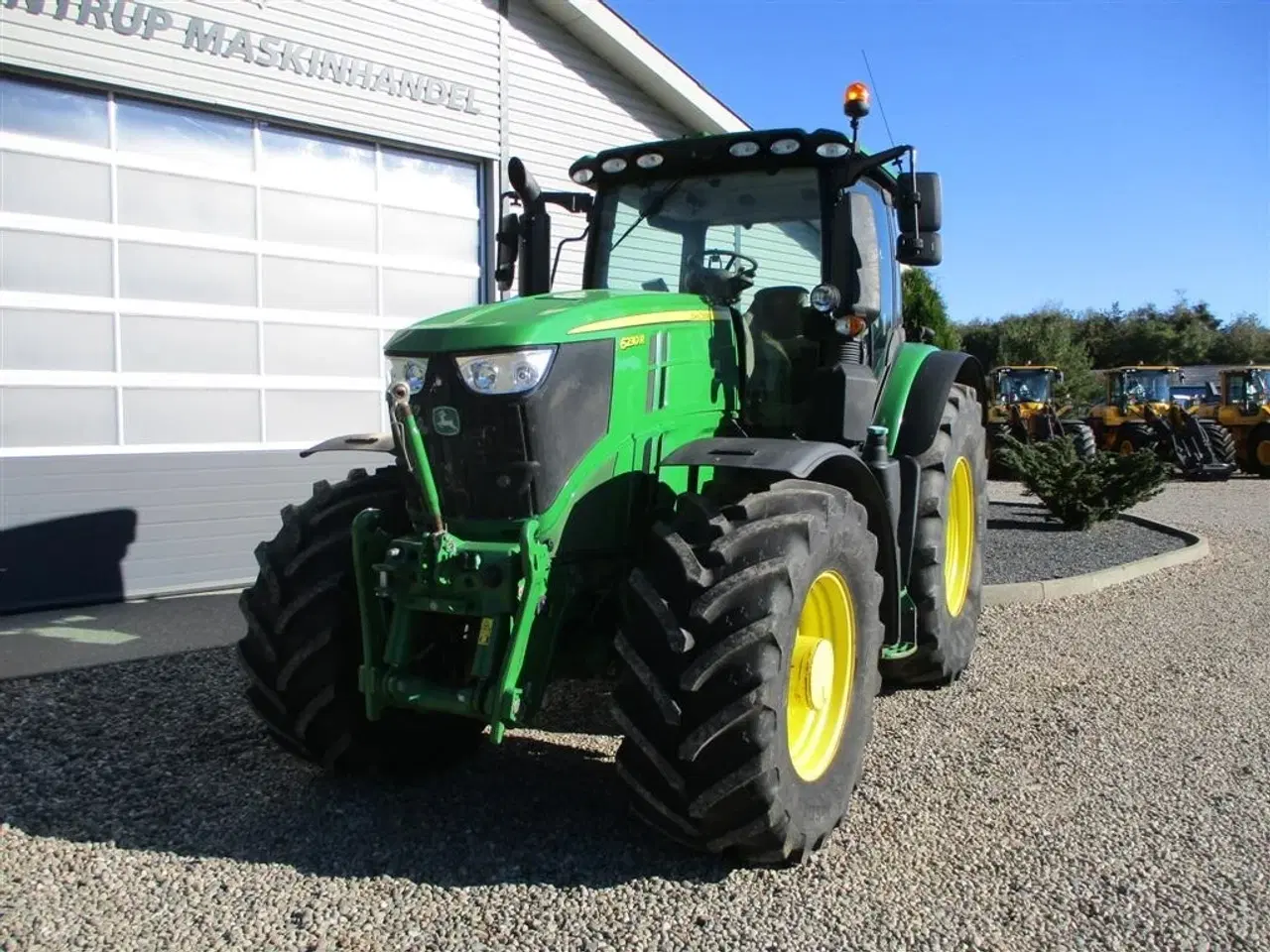 Billede 8 - John Deere 6230R med Command pro kørehåndtag.