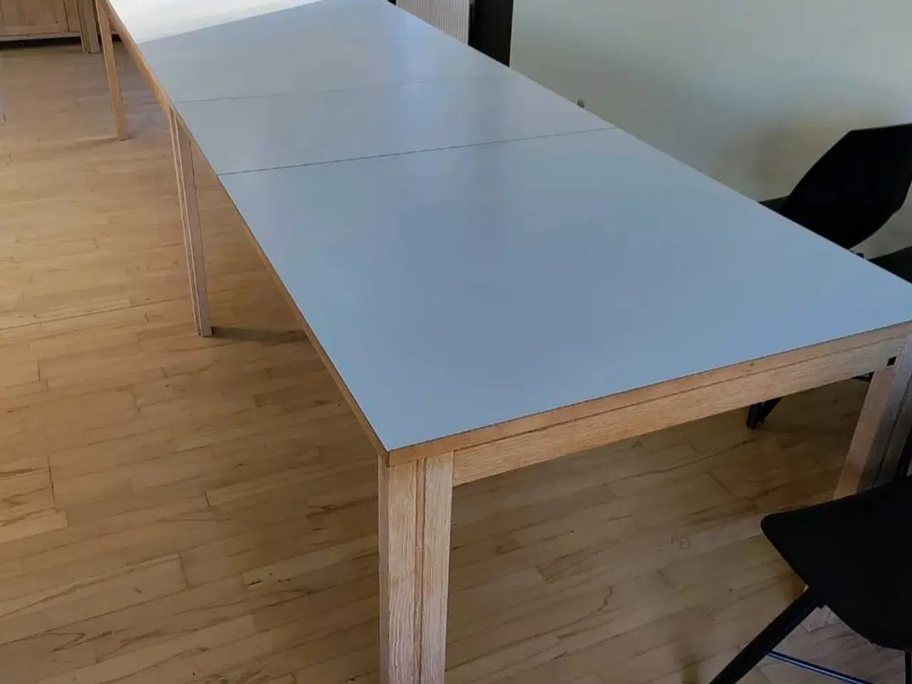 Billede 3 - Lækkert spisebord til hverdag og fest - op til 20!