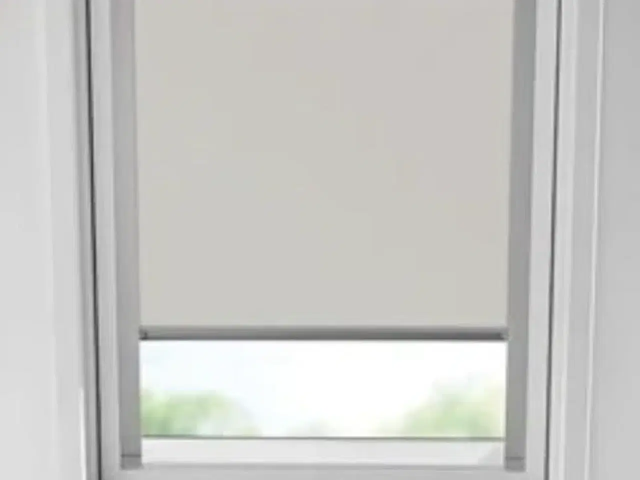 Billede 1 - Mørklægningsgardin til Velux ovenlysvindue