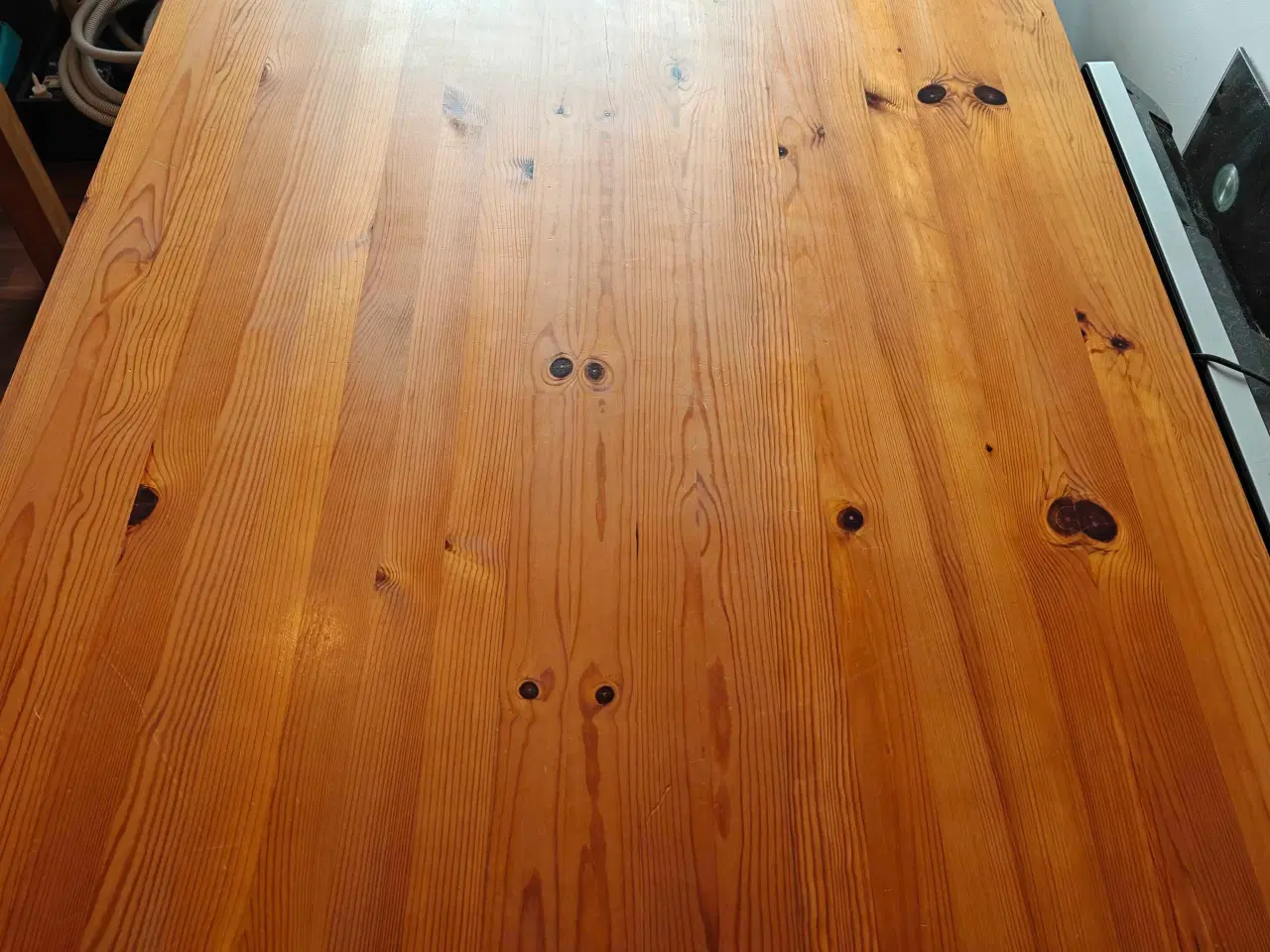 Billede 2 - Spisebord i fyrtræ