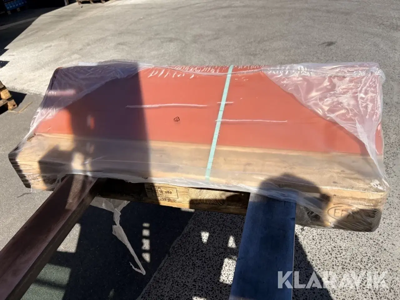 Billede 4 - Rygningssten Swisspearl 35 grader rød 30 styk