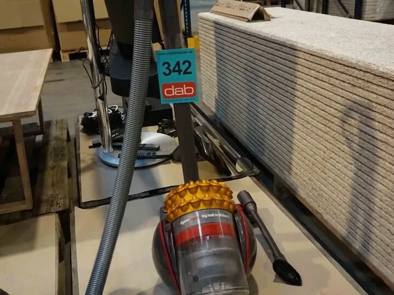 Billede 1 - Dyson Big Ball multi floor 2 støvsuger (MOMSFRI)