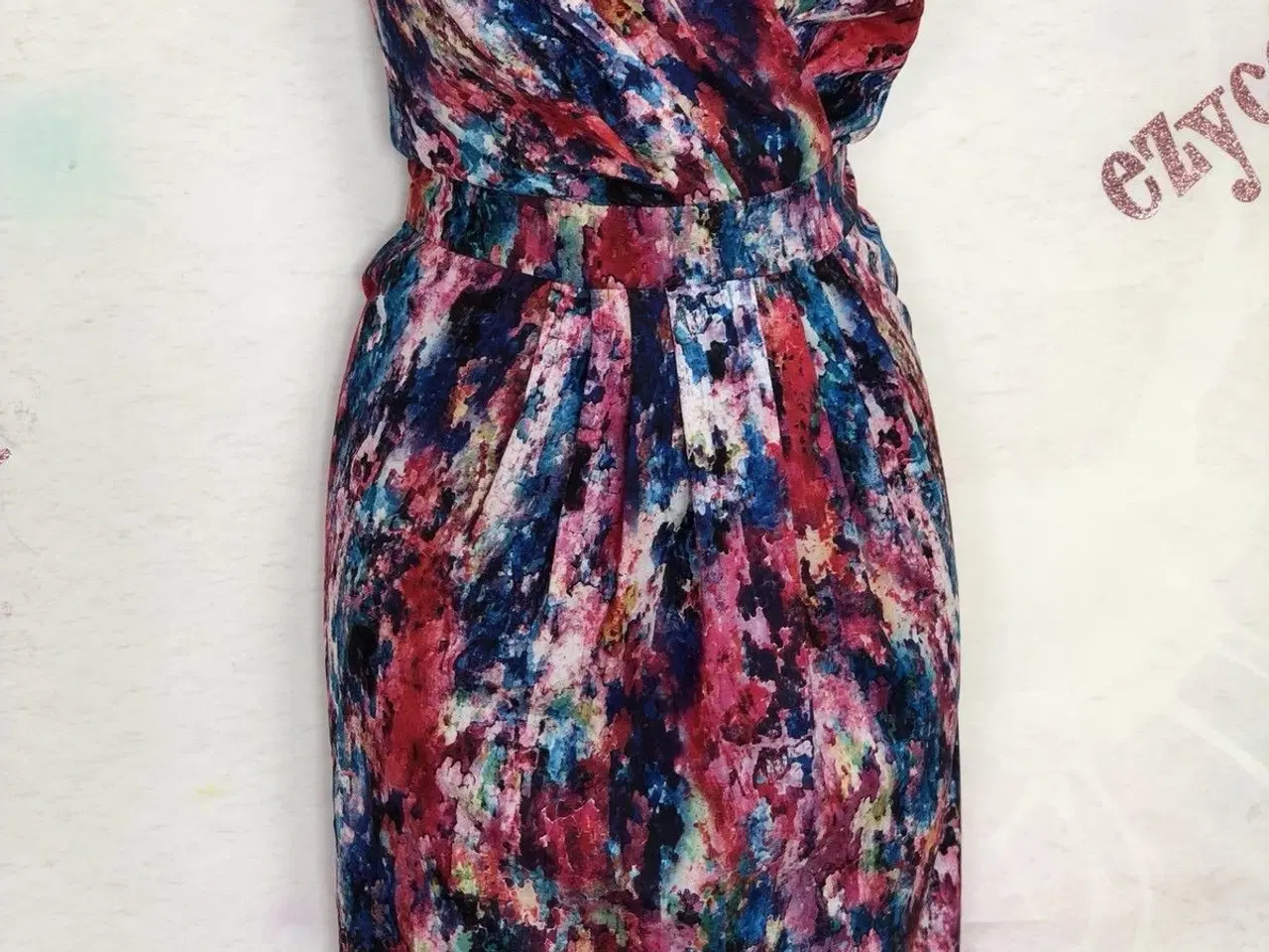 Billede 2 - kjole/ feminin (str: 40/42)-fra kaliko bradet