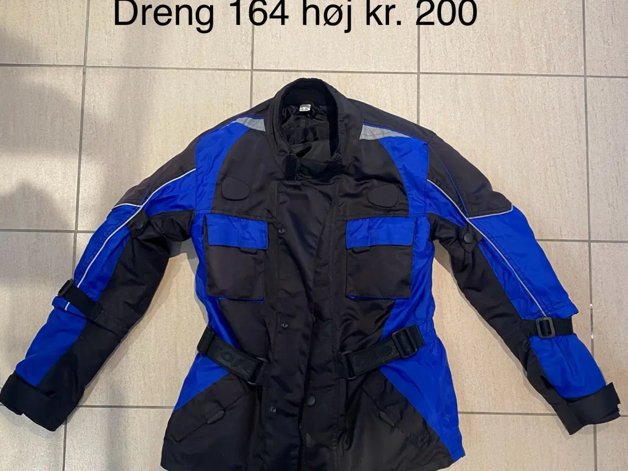 Billede 3 - Tøj, tanktaske, børne hjelm, 2 styks intercom. mm.