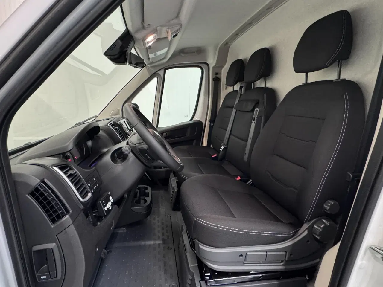 Billede 17 - Peugeot Boxer 335 2,2 BlueHDi 140 L3H2 Premium