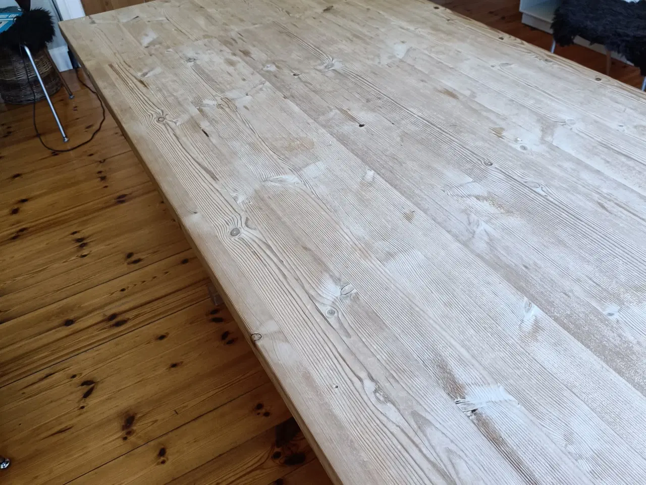 Billede 4 - Spisebord i fyr
